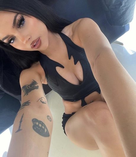 Maggie Lindemann セックスポルノスター 写真