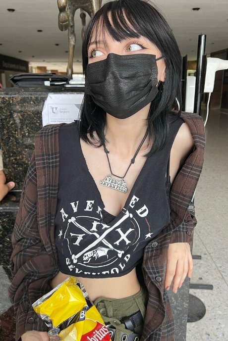 Valerya Salinas xxxスター 写真