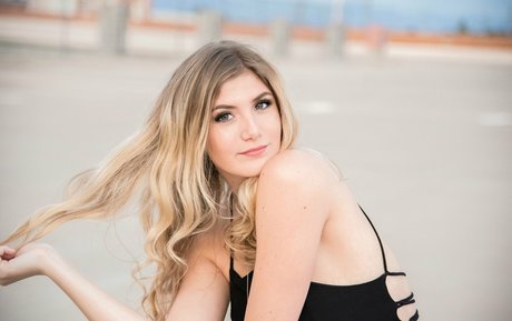 Megan Aisoff トップスター 写真