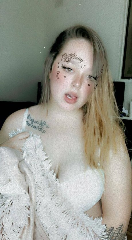 raebabe11 エロティック女優 写真