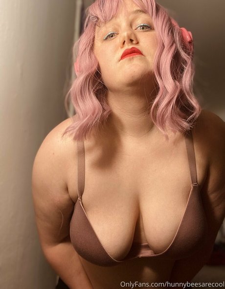 hunnybeesarecool ポルノスター 写真
