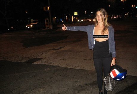 Candice Pool Neistat ヌードスター 写真
