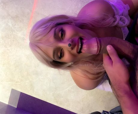 Nallinha 裸のスター 写真