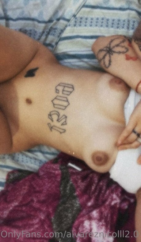 Alvarez Nicol ポルノモデル 写真