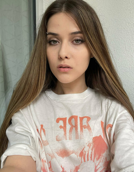anastasiyan 可愛いモデル 写真
