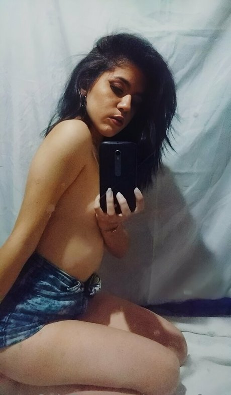 レズビアンファックOnlyFans 可愛い 画像