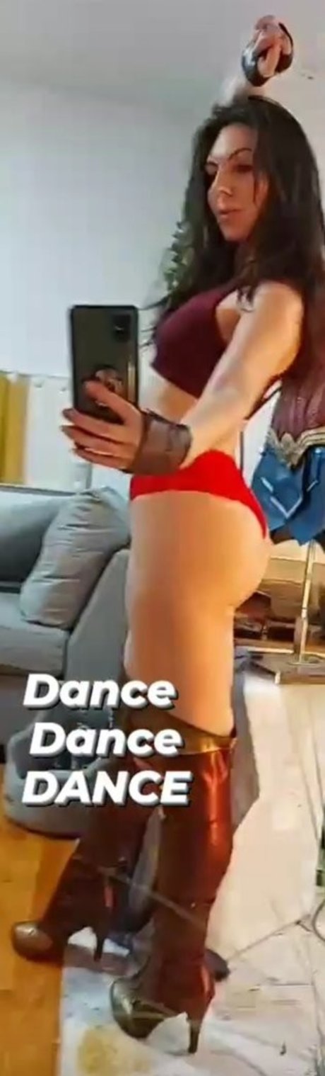 Ciny looney ポルノモデル 画像