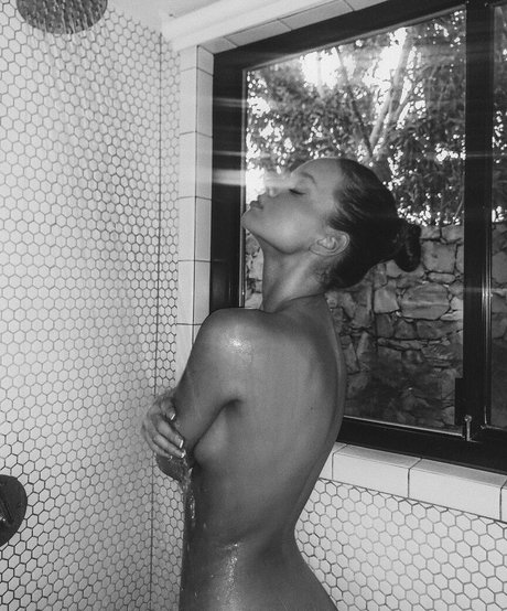 Liora Lapointe ポルノスター セクシー 画像