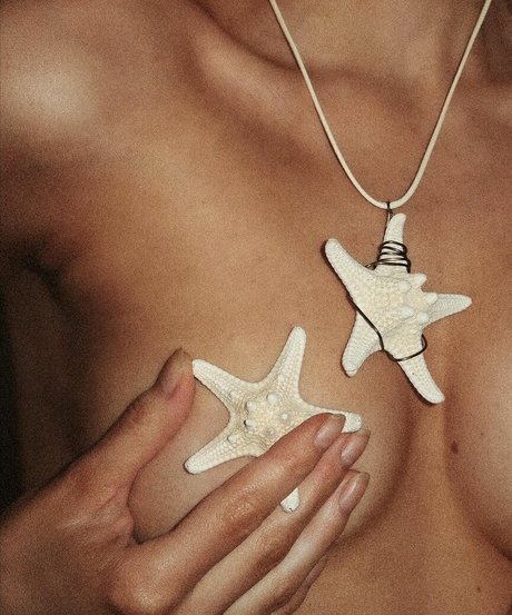 Liora Lapointe アートポルノスター 写真