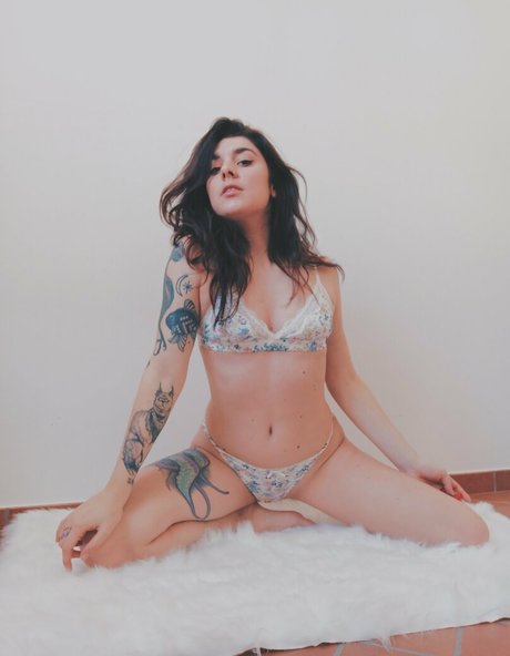 laurettavixen ポルノ女優 写真