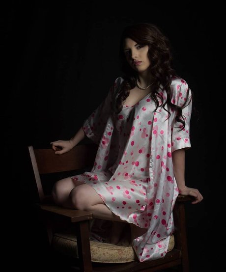 Chelsie Deville ヌードモデル ギャラリー