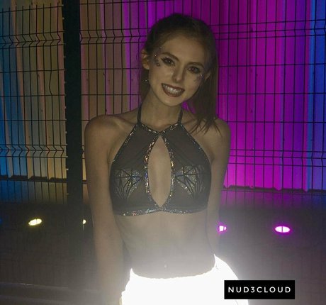 Chloe Mettenbrink ポルノスター 独占 アーカイブ