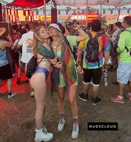 Chloe Mettenbrink 無料のポルノスター 写真