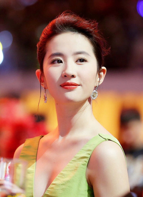 Liu Yifei 完璧なスター 写真