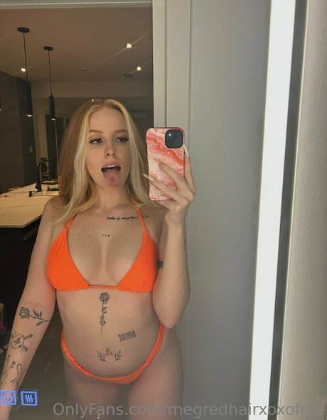 megredhairxoxo tease ポルノスター 裸 写真