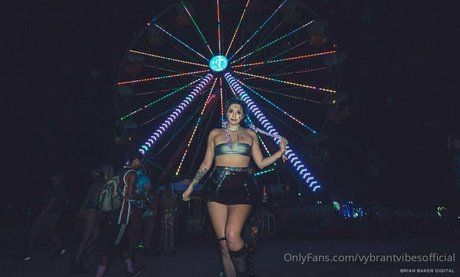 女子高生オンリーファンズ セクシーヌード 写真