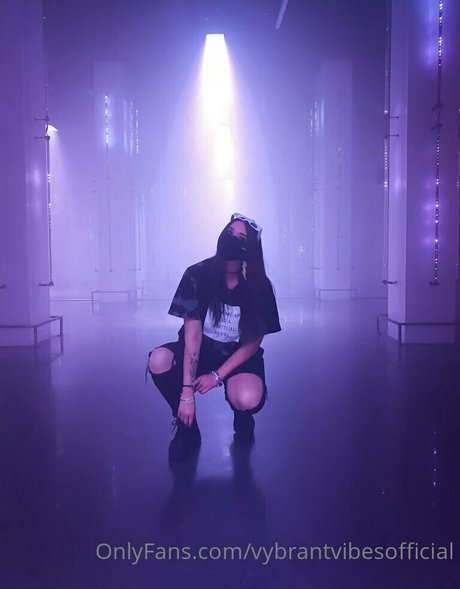 vybrantvibesofficial ポルノスター 写真