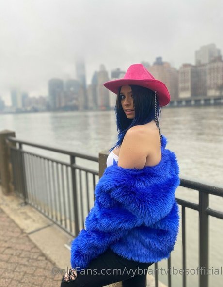 vybrantvibesofficial 最高のスター 写真
