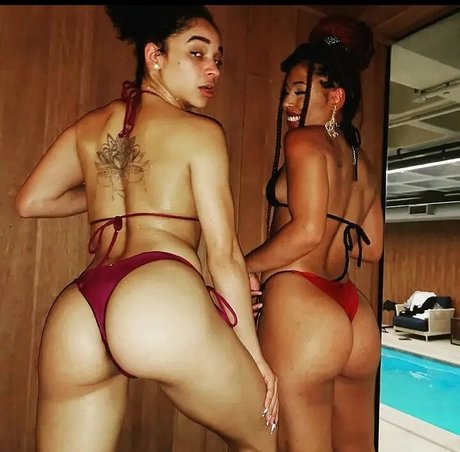 金髪の有名人OnlyFans セクシーヌード 写真