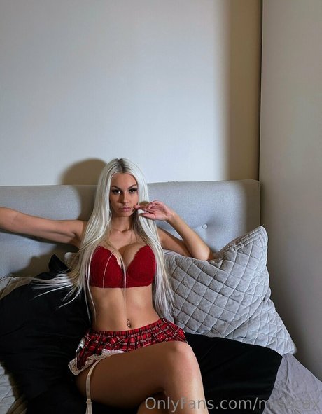 misscax 美しいモデル 写真