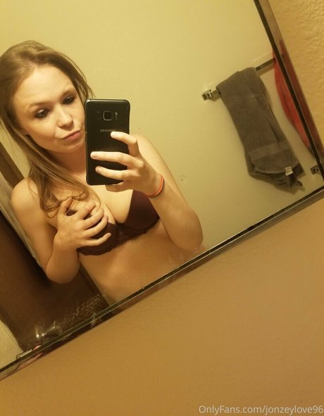 アジアンシスターOnlyFans セクシーヌード 写真