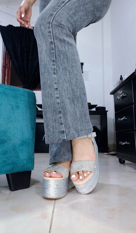 Angiiefeet アートモデル 画像