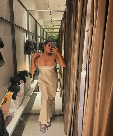 curvymoanaaa 美しいポルノスター 画像