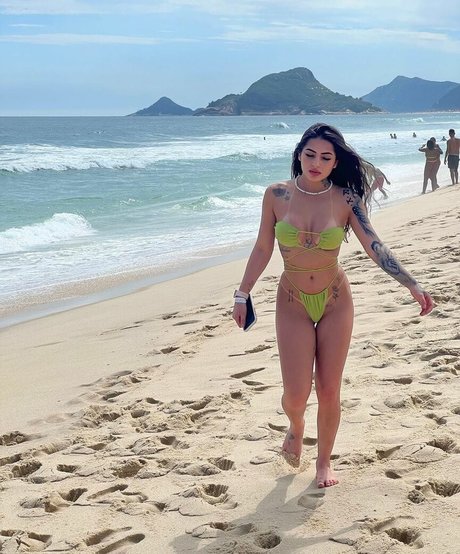 Kauani Siqueira ポルノスター 可愛い 写真