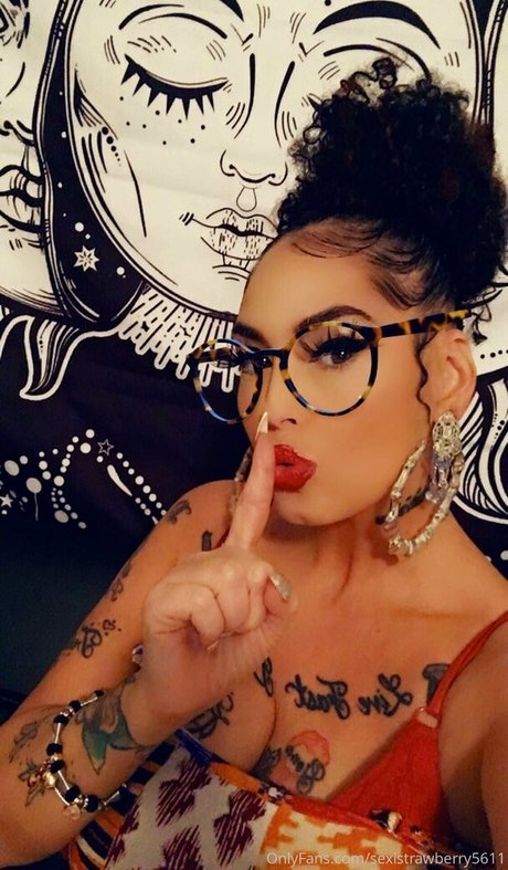 sexistrawberry5611 ホットモデル 写真