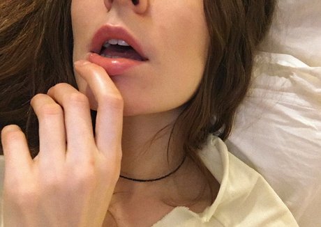 pretty evelyn top profile image