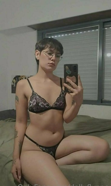 dollyflynne ポルノ女優 画像