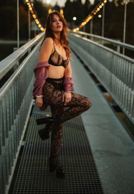 Cynthiabrunette96 エロティックなスター 写真