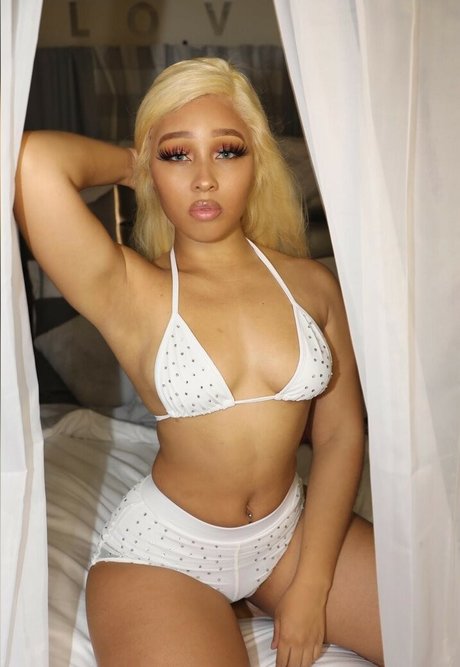 Dominique Danielle xxxモデル 写真