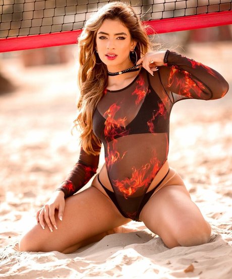 Julia Puzzuoli ポルノスター 素敵 画像