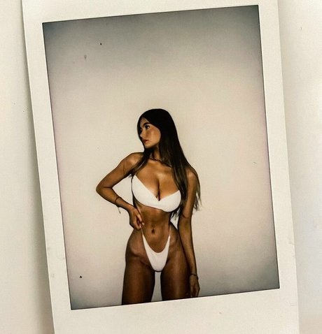 Ella Grace Cervetto ホットなスター 写真