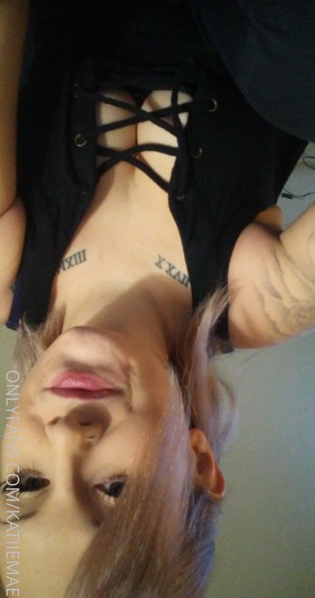 katiiemae かわいいポルノスター 写真