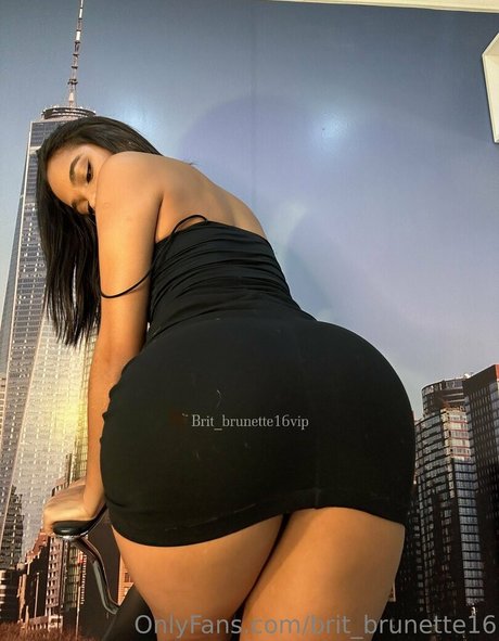 brit brunette16 スター ヌード 画像