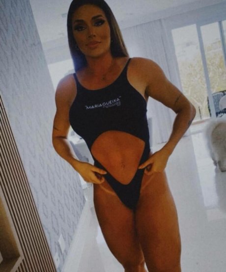 Juliana Salimeni ヌードのポルノスター 画像