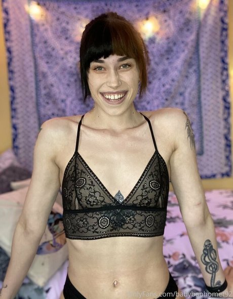 babybaphomet92 xxxモデル 写真