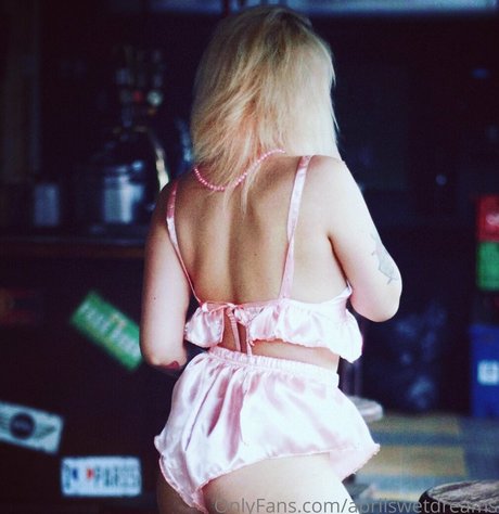 aprilswetdreams 美しいモデル 画像