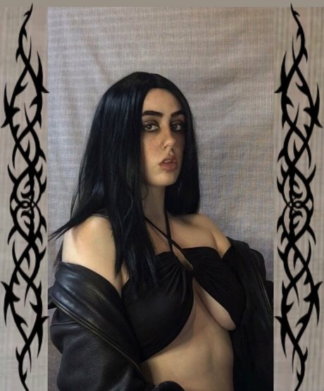 divinityvaeh ポルノモデル 写真