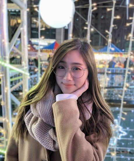 Yougelly ヌードモデル 写真