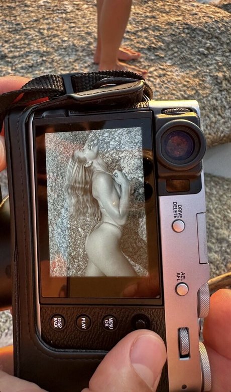Lola Weippert ヌードモデル 写真