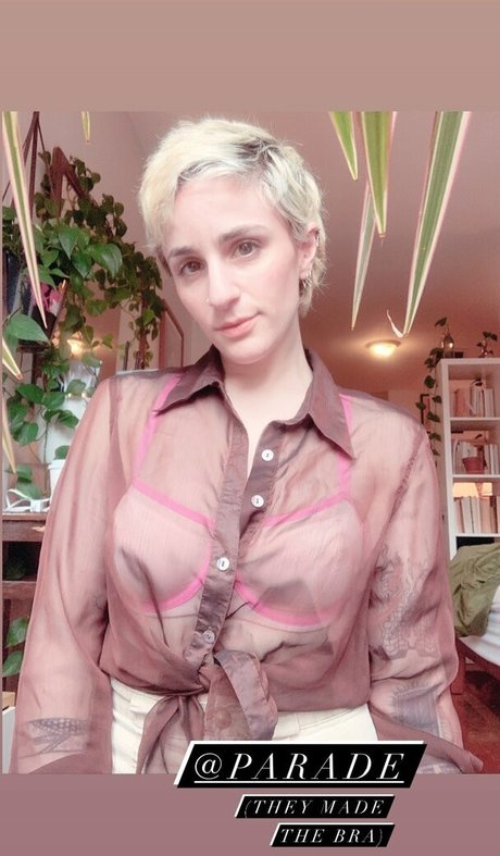Sally Burtnick 素敵な女優 画像