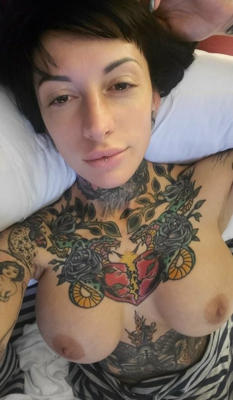 omgitsjessielee 裸モデル 写真