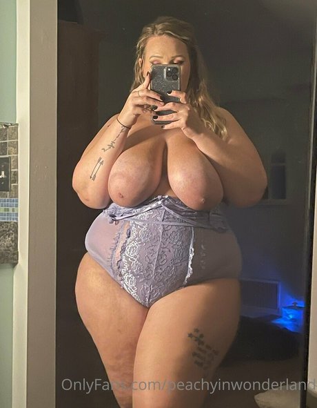 peachyinwonderland 独占ポルノスター 写真