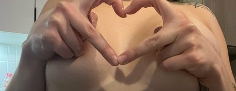 bxnnybaddie3 裸モデル 画像