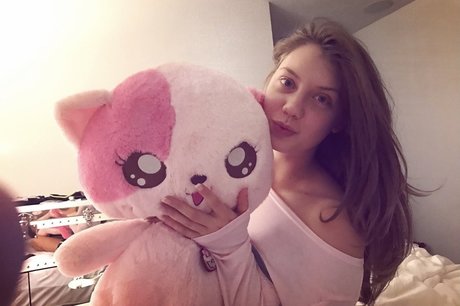 Elenakoshkaxoxo ヌードのポルノスター 写真