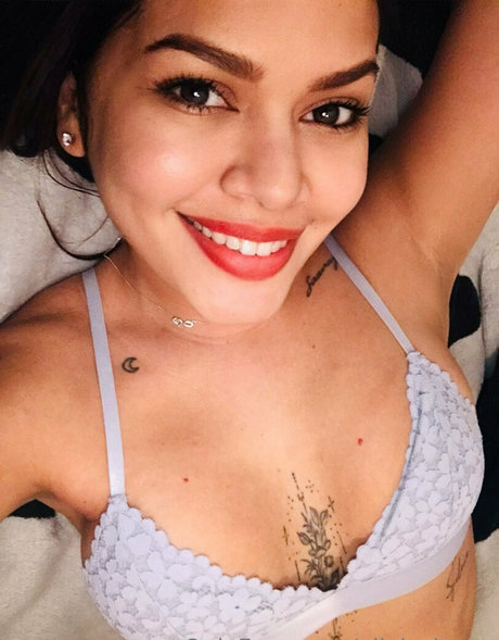 カービーキティOnlyfans セクシー裸 ギャラリー