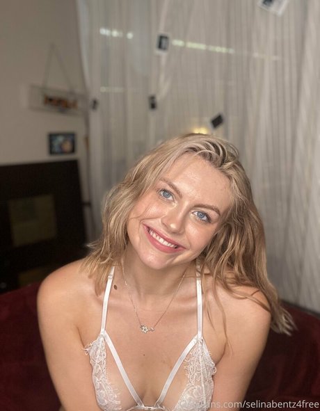 selinabentz4free profile image
